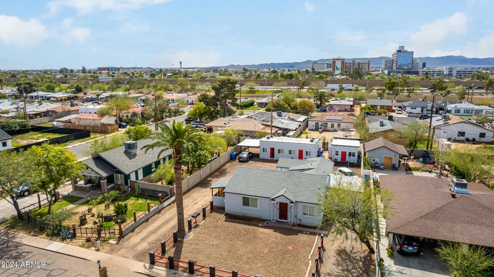 2537 E Willetta St unit 1-5, Phoenix, AZ 85008 - photo 1