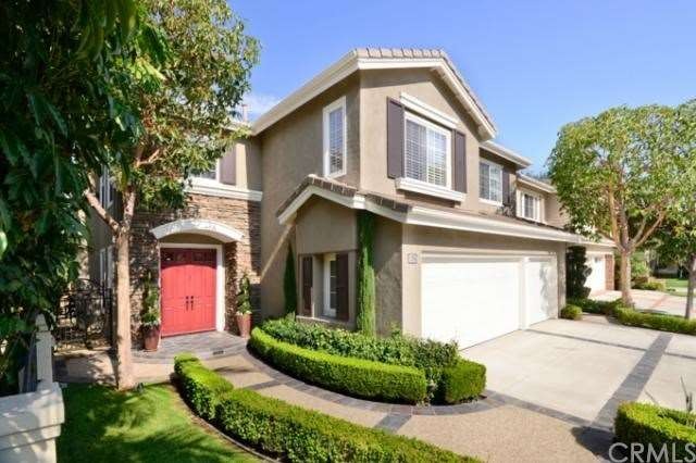 Stunning curb appeal!