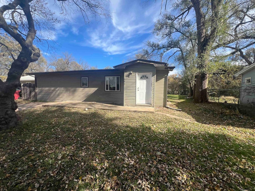 302 S Stewart Dr, Haysville, KS 67060 - photo 1