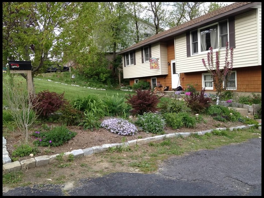 7 Oak Ln, Adams, MA 01220 - photo 1