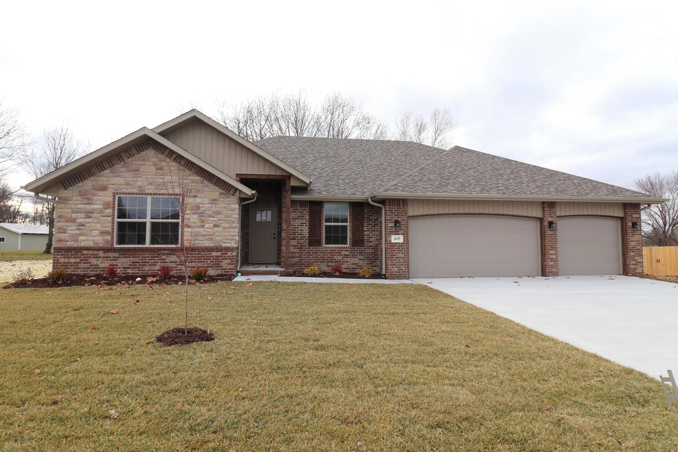 1635 Pinnacle1