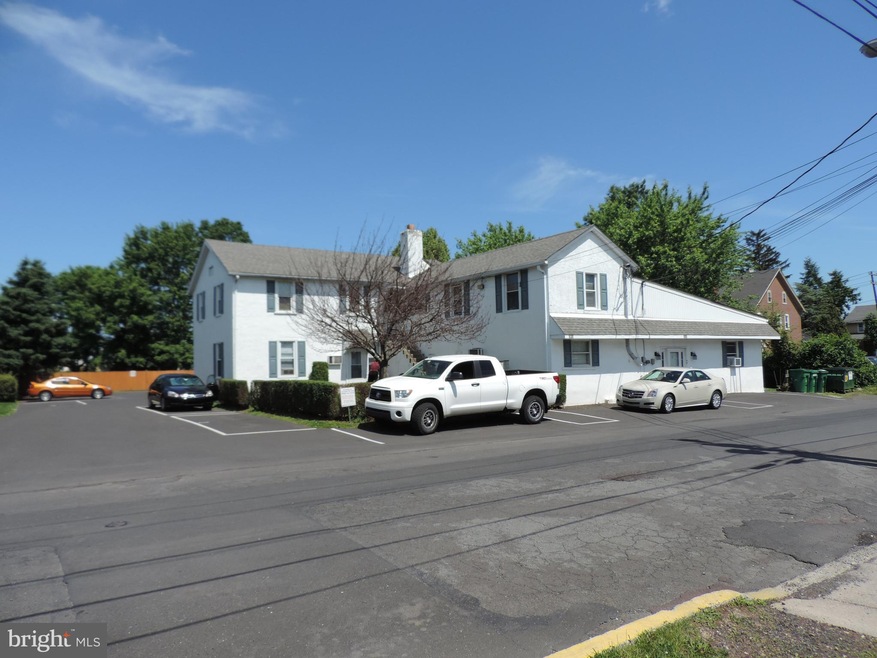 628 Maple Ave, Lansdale, PA 19446 - photo 1