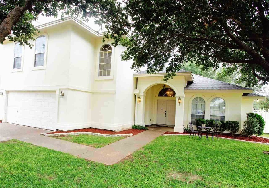 203 Oriole Ln, Laredo, TX 78045 - photo 1