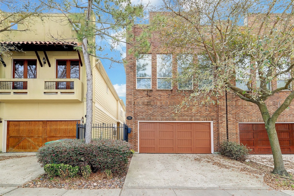 708 E 6th 1/2 St, Houston, TX 77007 - photo 1