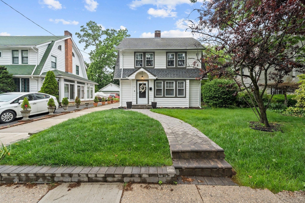 17 Sachem St, East Rockaway, NY 11518 - photo 1