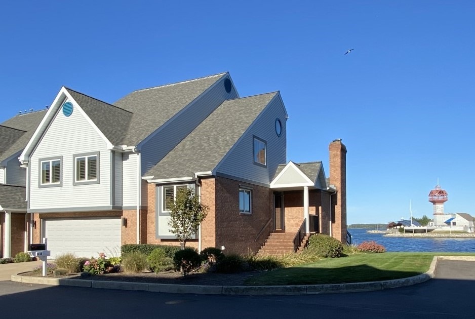 Welcome to 12 Niagara Pier!