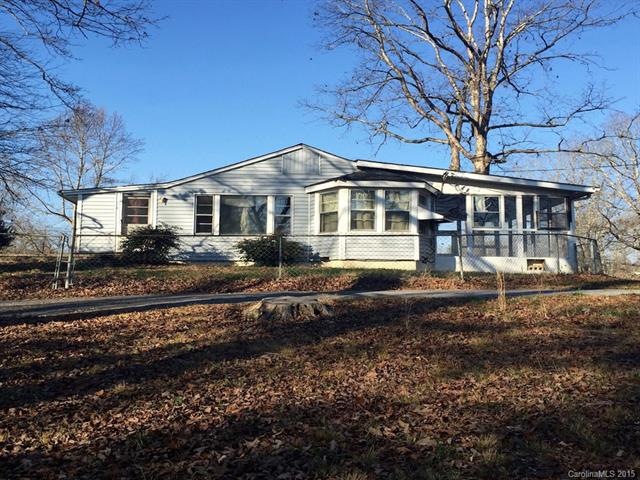 710 Pace Rd, Hendersonville, NC 28792 - photo 1