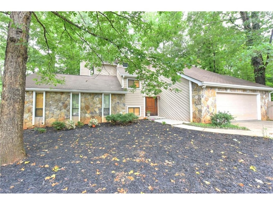 Spacious lot