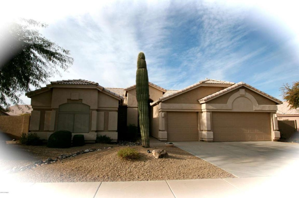 BEAUTIFUL SINGLE STORY IN TATUM RANCH!