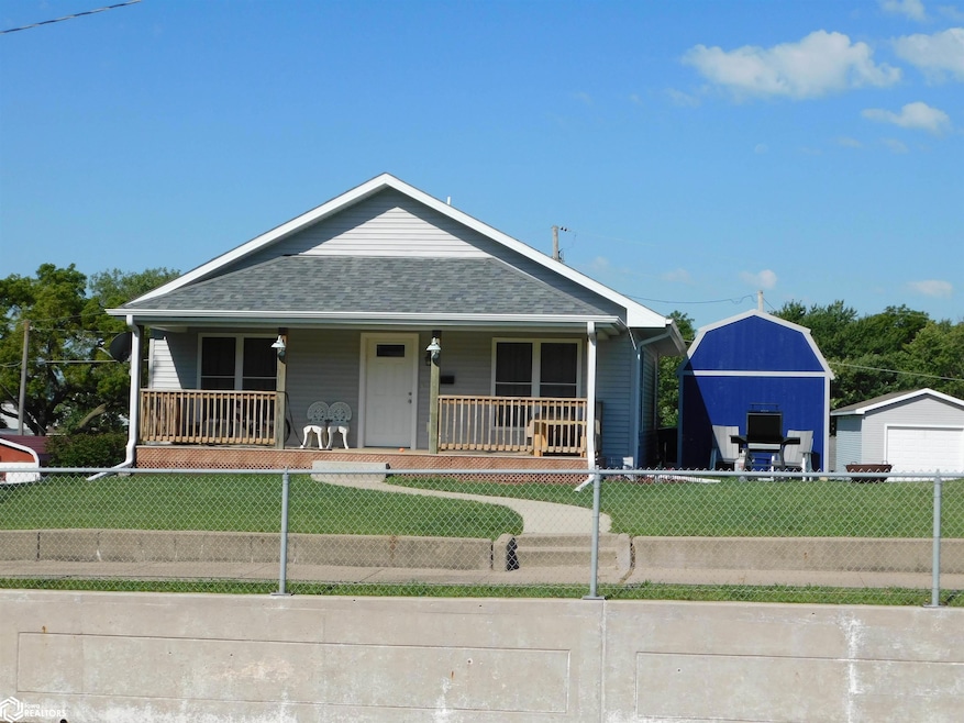 606 S Elm St, Creston, IA 50801 - photo 1