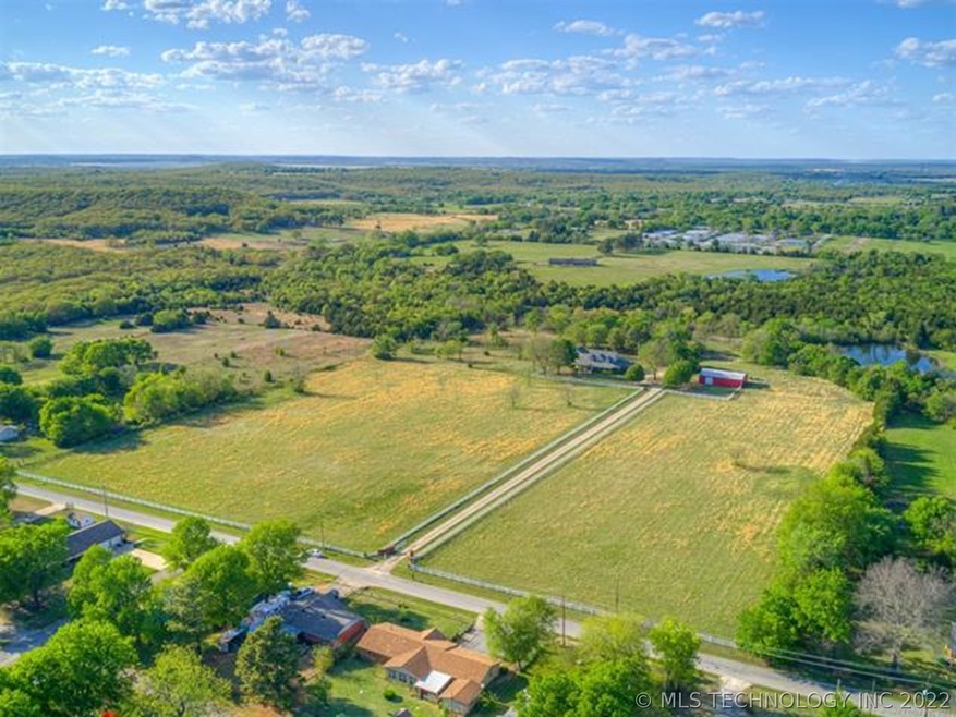 1010 Warren Rd, Henryetta, OK 74437 - photo 1