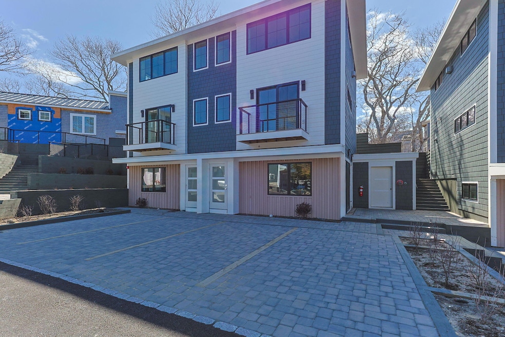For Sale $950,000 • Co-Listing Agent