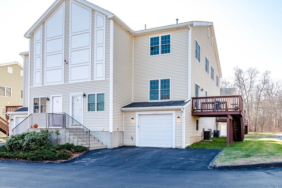 9 Knotts St, Hudson, MA 01749 - photo 1