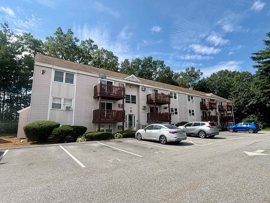 210 Circle Rd unit 1, Manchester, NH 03103 - photo 1