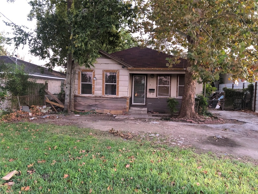 808 Frisco St, Houston, TX 77022 - photo 1