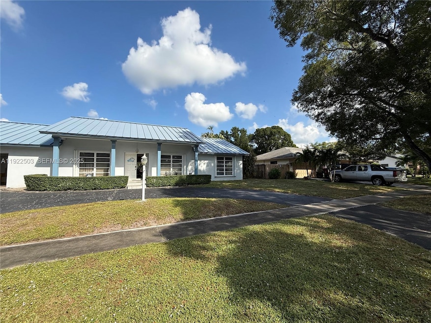 7441 SW 19th St, Plantation, FL 33317 - photo 1