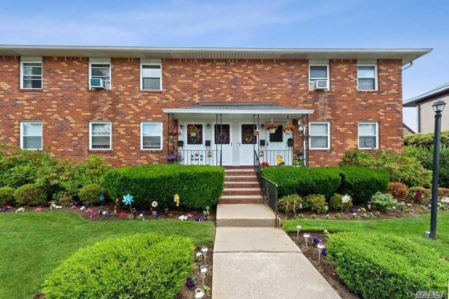 1 Childs Ave unit 2G, Floral Park, NY 11001 - photo 1