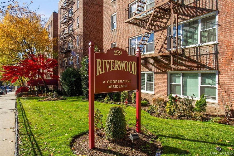 Rosewood unit 6C, Yonkers, NY 10701 - photo 1