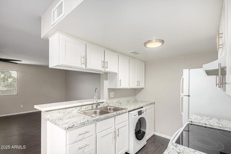 2133 W Turney Ave unit D76, Phoenix, AZ 85015 - photo 1