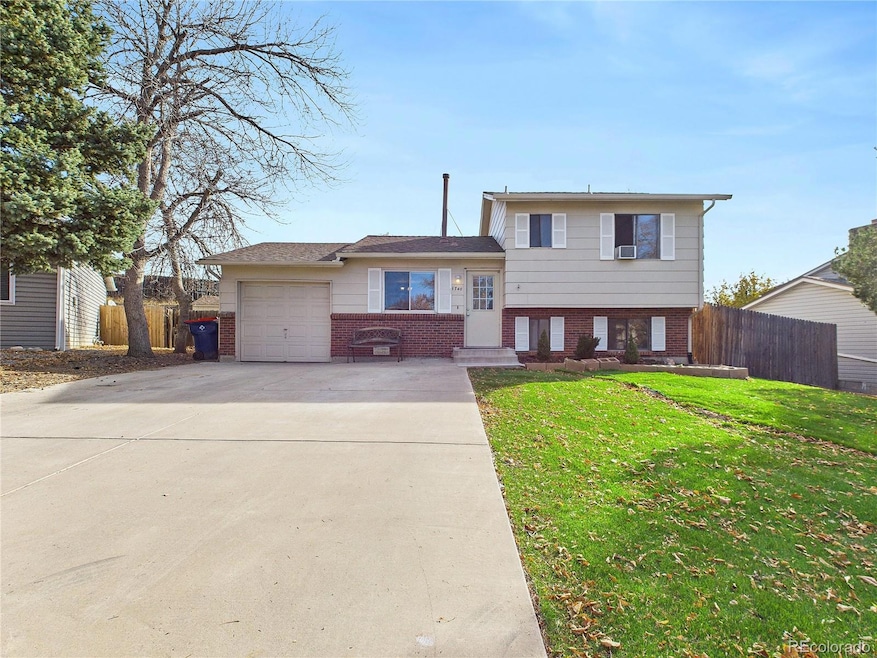 1740 S Ouray Ct, Aurora, CO 80017 - photo 1