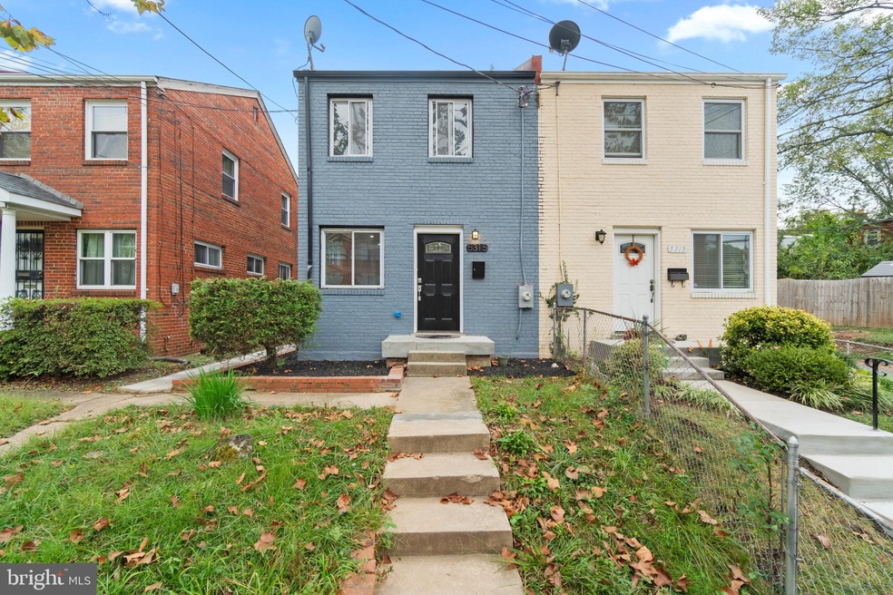 5315 Blaine St NE, Washington, DC 20019 - photo 1