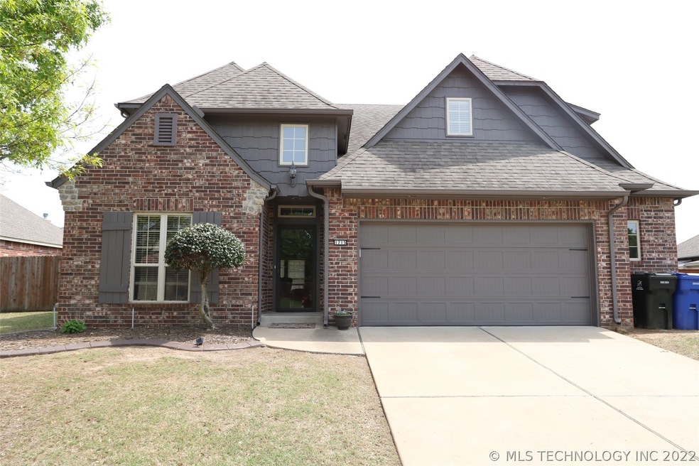 1715 W Vicksburg Place, Broken Arrow, OK 74011 - photo 1