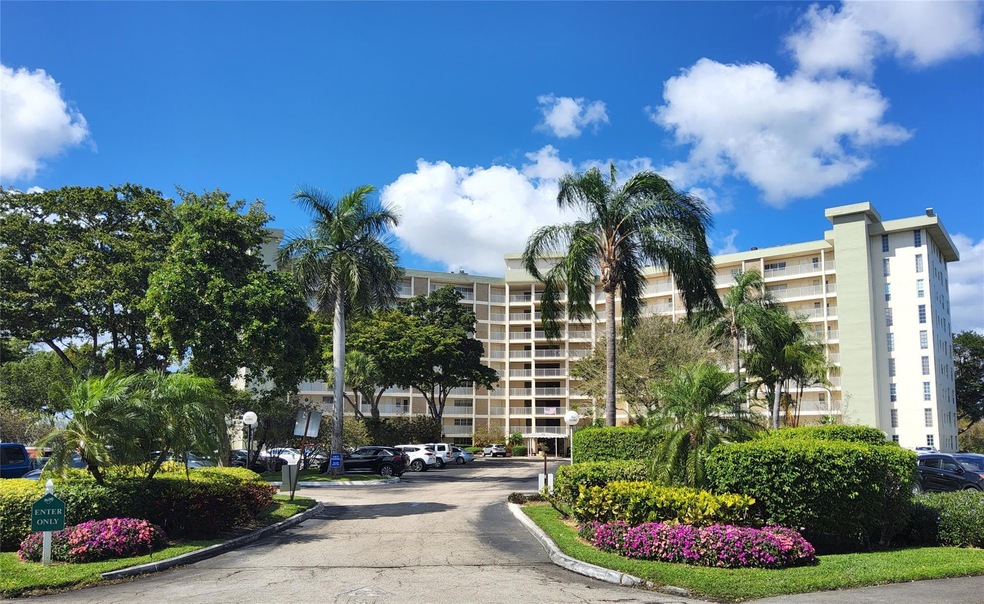 3090 N Course Dr unit 510, Pompano Beach, FL 33069 - photo 1
