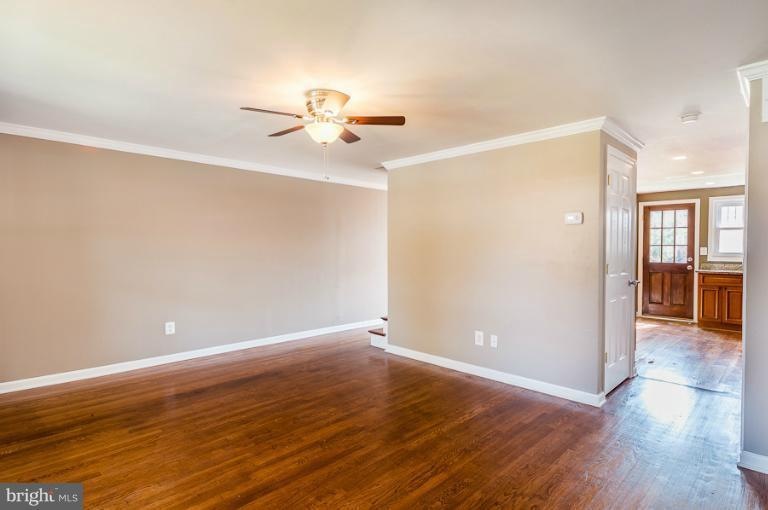 1023 Foxcroft Ln, Essex, MD 21221 - photo 1