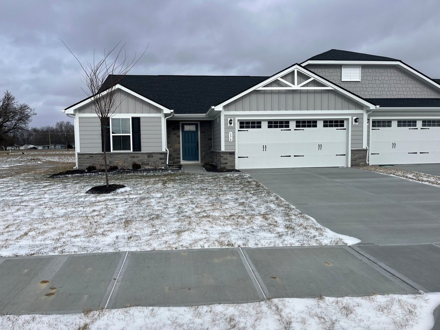 176 Jones Ct, Whiteland, IN 46184 - photo 1