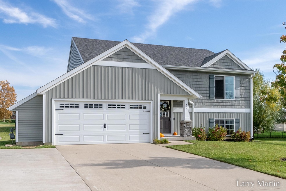 4249 Cloverfield Ct, Wayland, MI 49348 - photo 1