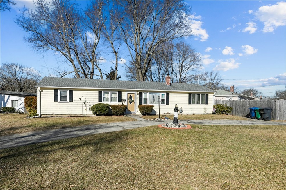 140 Asylum Rd, Warwick, RI 02886 - photo 1