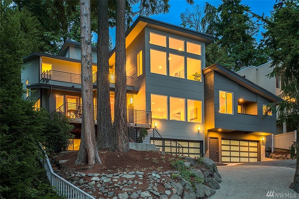 5830 W Mercer Way, Mercer Island, WA 98040 - photo 1