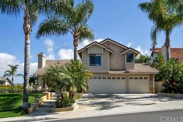 Beautiful Curb Appeal with Decorative Hardscape an