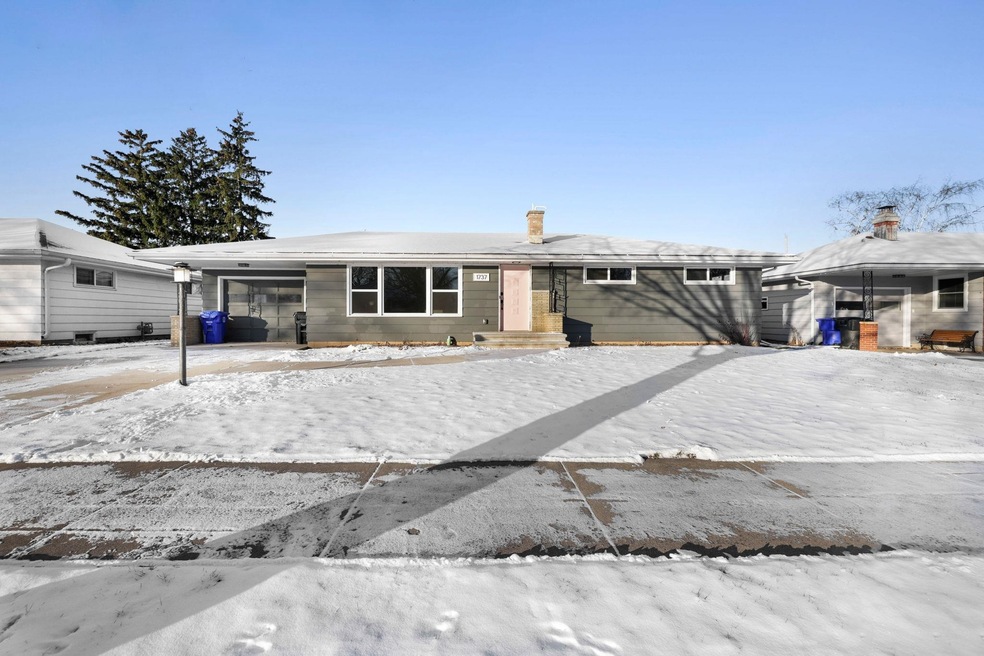 1737 N Outagamie St, Appleton, WI 54914 - photo 1