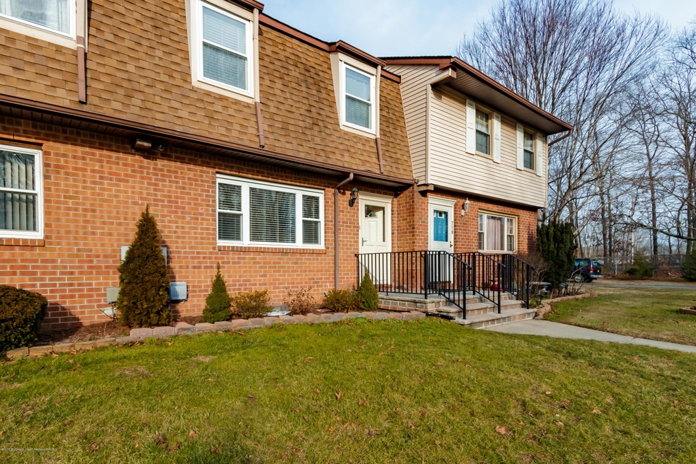 708 Christopher Ct