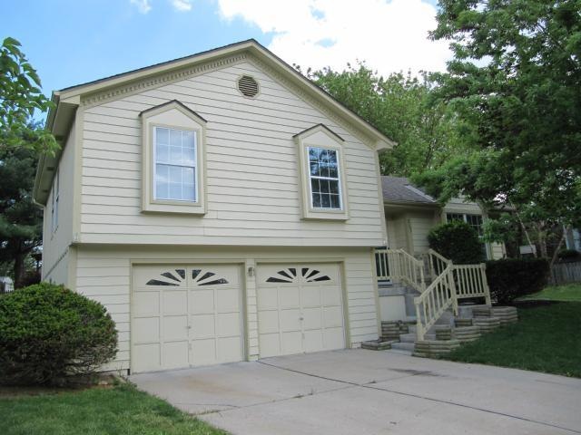 Home sits in Cul-De-Sac