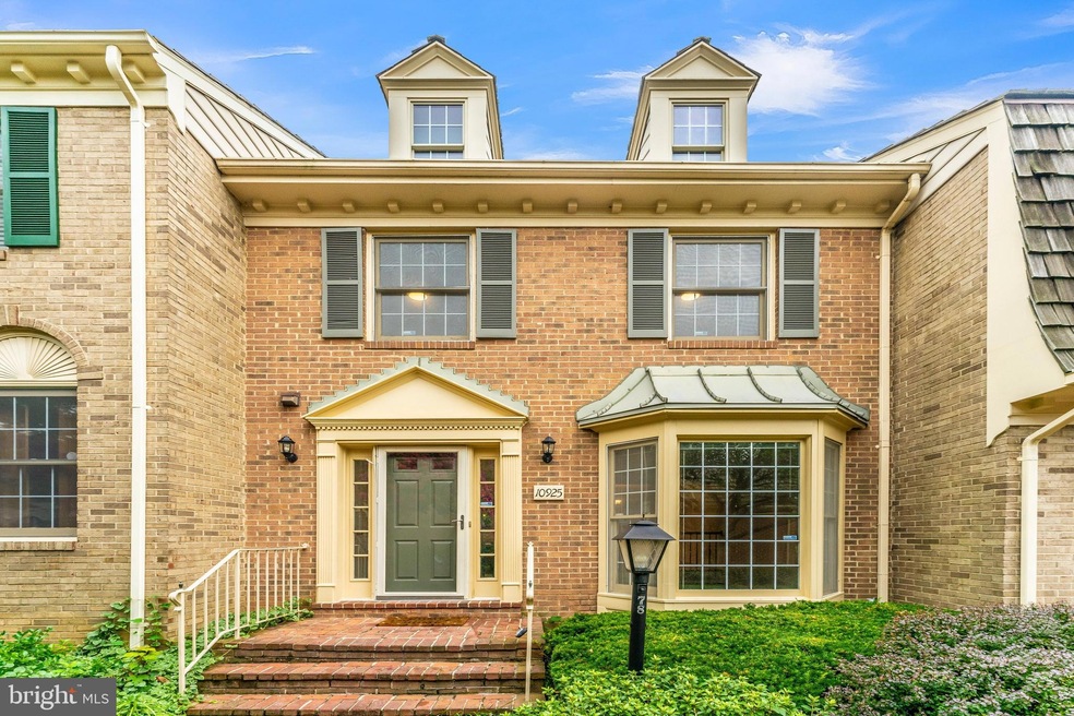 10925 Brewer House Rd, Rockville, MD 20852 - photo 1