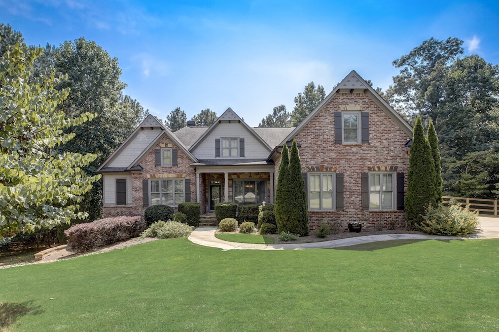This Exquisite 7 bedroom 5 bathroom Custom Built E