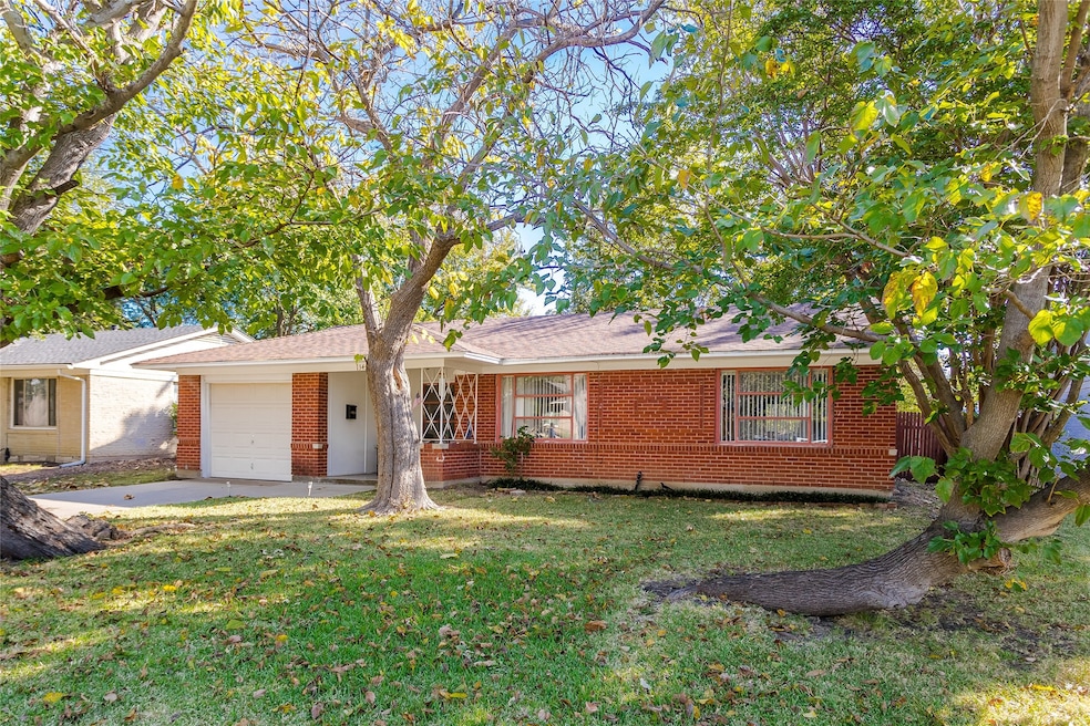 13454 Glenside Dr, Dallas, TX 75234 - photo 1