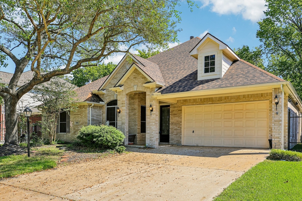 8822 Ballinger Dr, Houston, TX 77064 - photo 1