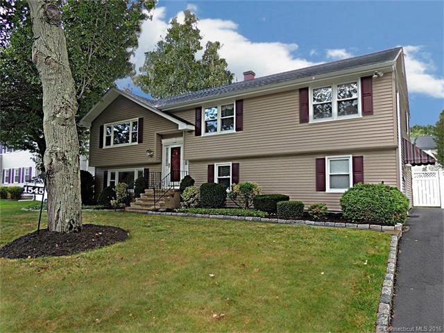 1545 Huntington Rd, Stratford, CT 06614 - photo 1