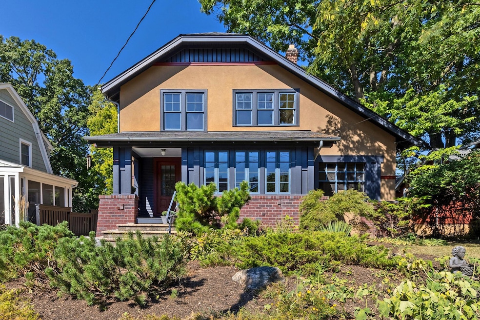 Sold $935,000 • Co-Listing Agent