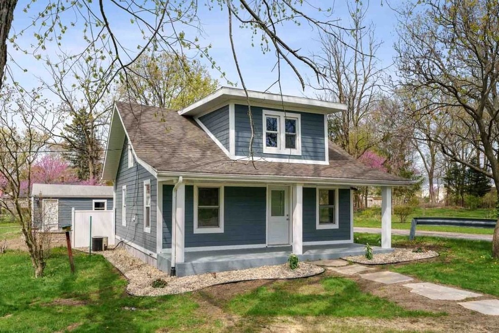 301 W Pendle St, South Bend, IN 46637 - photo 1