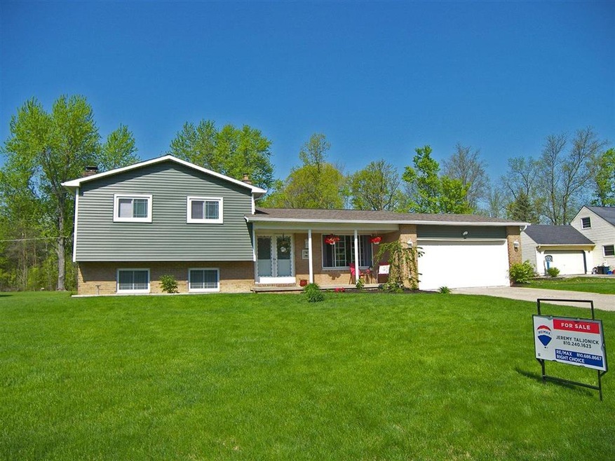 7181 Partridge Dr, Flushing, MI 48433 - photo 1