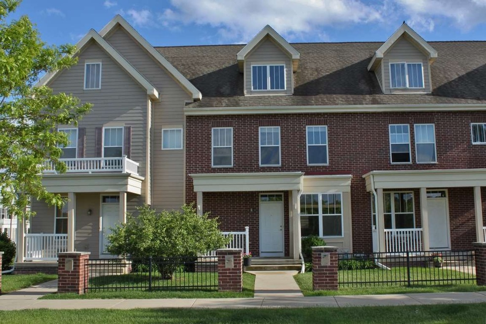 24 S Gardens Way, Fitchburg, WI 53711 - photo 1