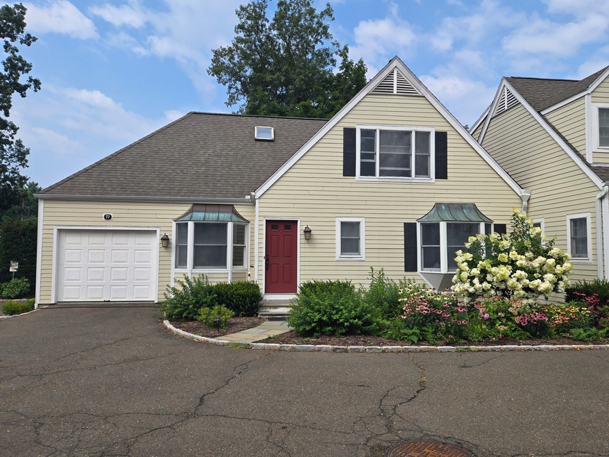 77 Forest St unit 77, New Canaan, CT 06840 - photo 1