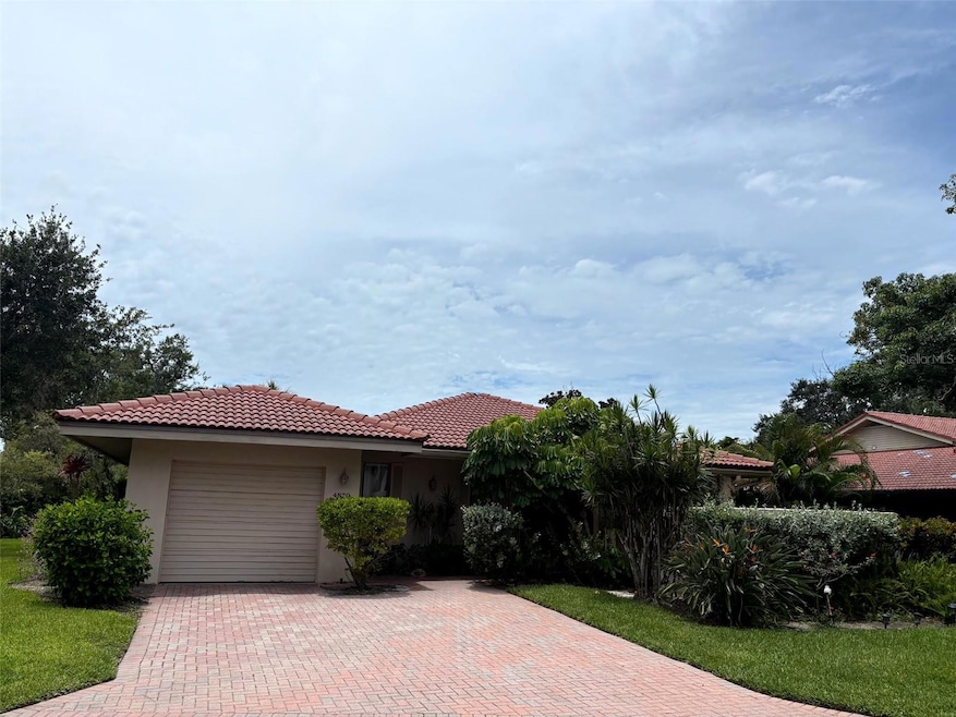 4870 Kestral Park Cir unit 14, Sarasota, FL 34231 - photo 1