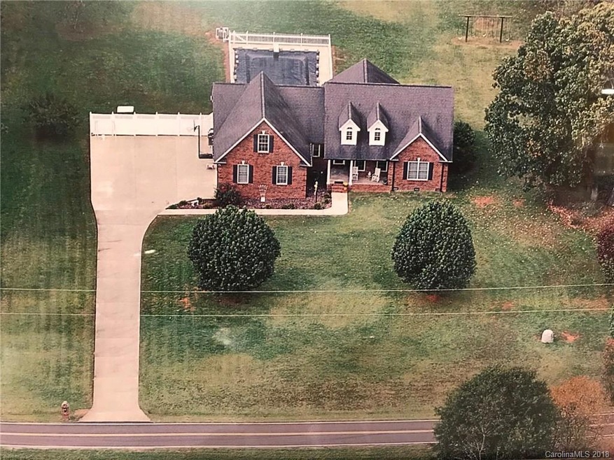 2393 Killian Rd, Lincolnton, NC 28092 - photo 1