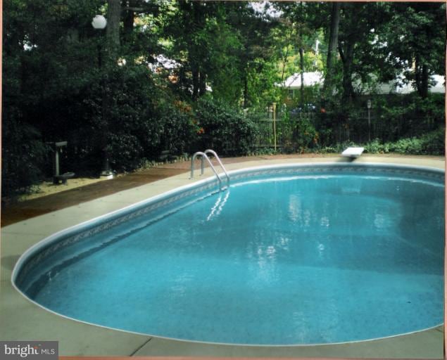 11219 Maplewood Dr, Dunkirk, MD 20754 - photo 1