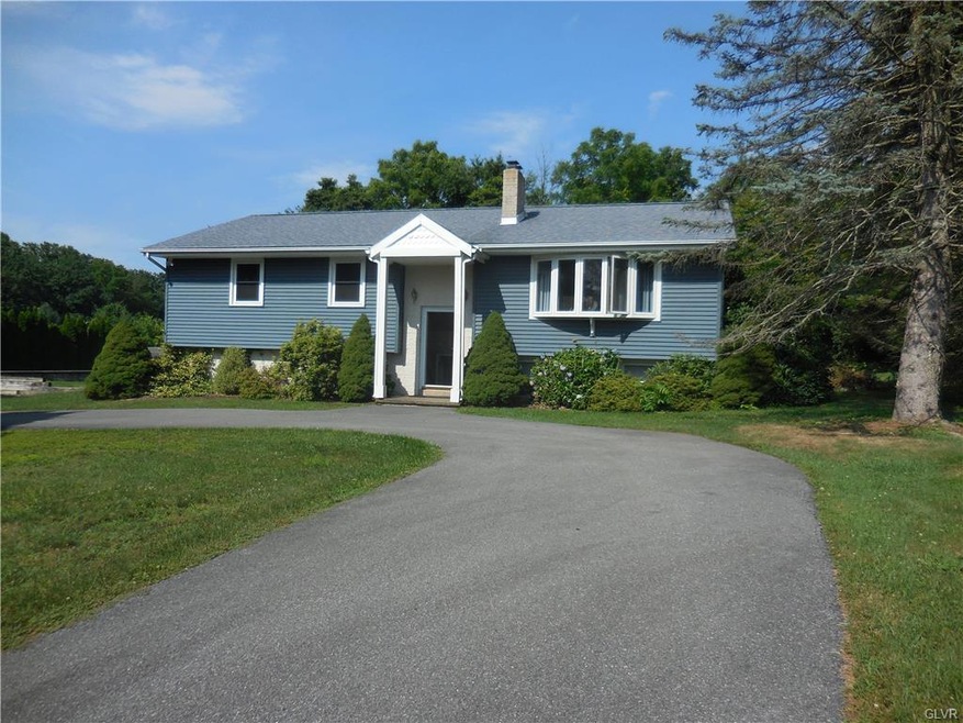 509 Hilldale Dr, Bath, PA 18014 - photo 1